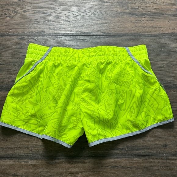 Nike Woman Dri-FIT Neon Green Short - Picture 3 of 4